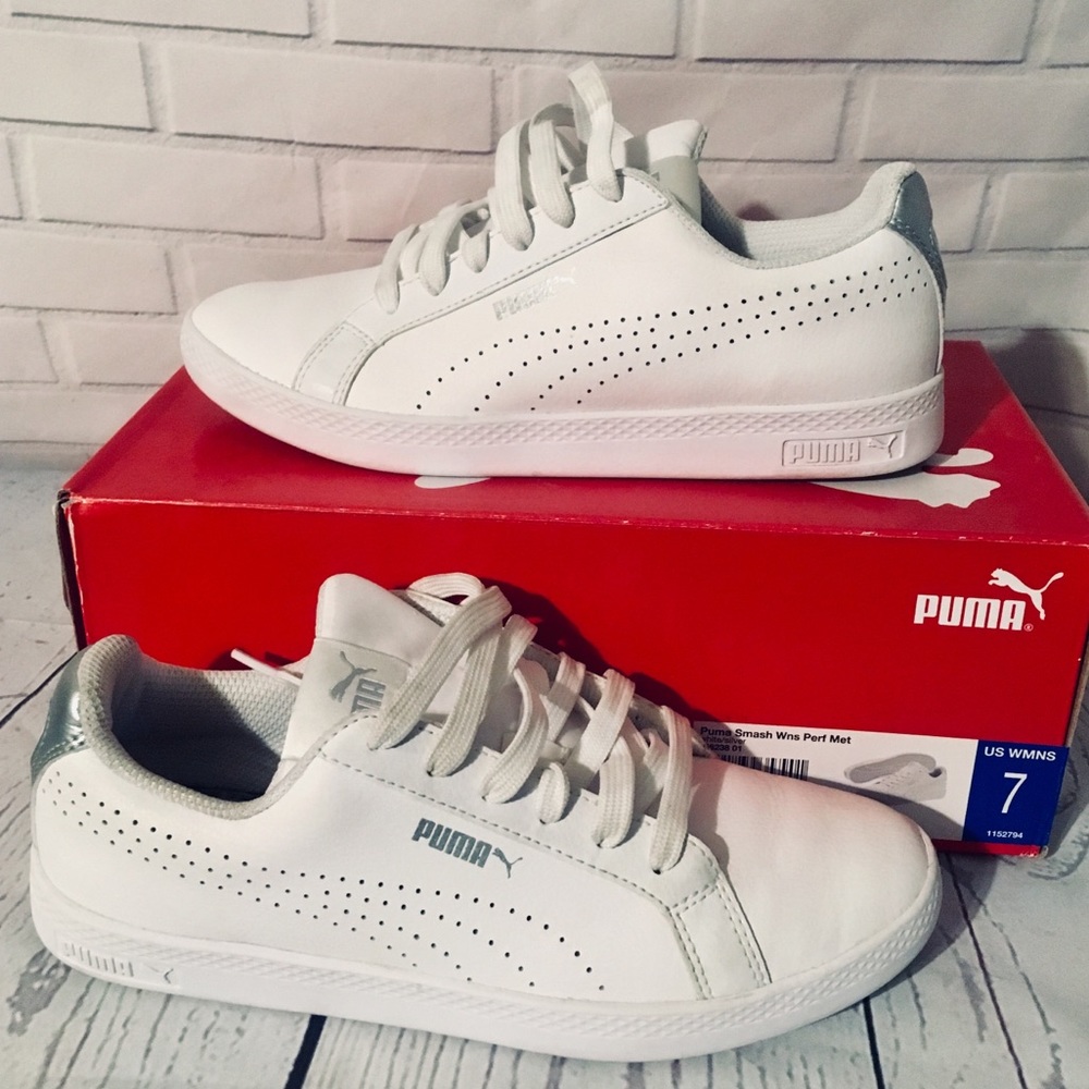 Puma Smash Woman’s Sneakers Size 7 EUC